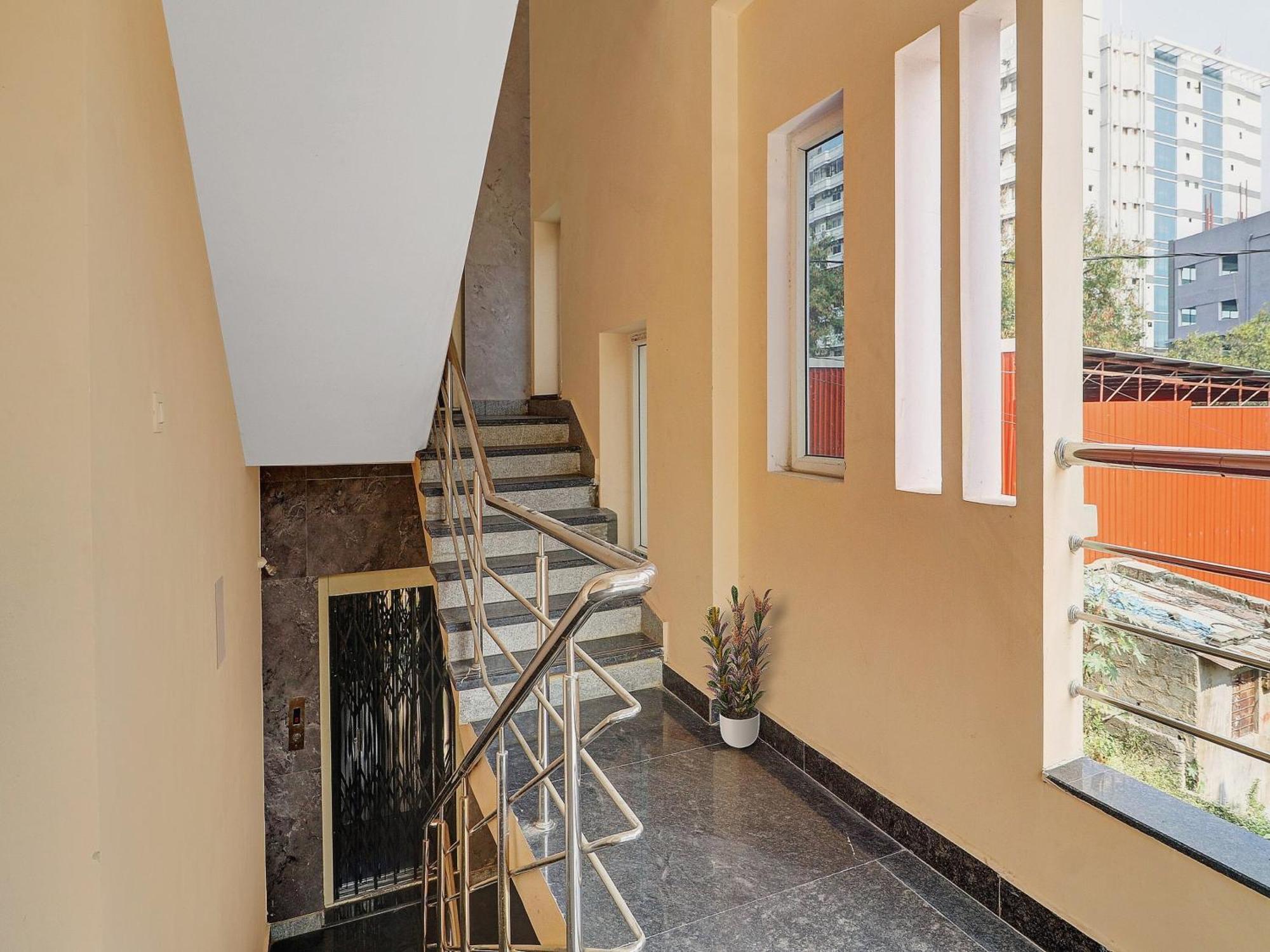 Hotel O S V Residency Kajaguda Near Gachibowli Haïdarabad Extérieur photo